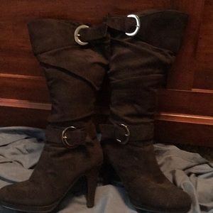Velvet black buckled boots